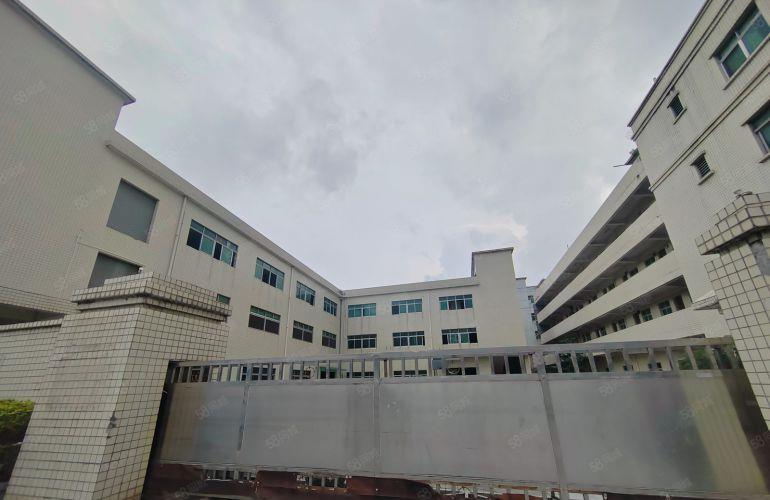 独院形象好标准厂房，正规工业用地厂房，交通方便，周边生活配套
