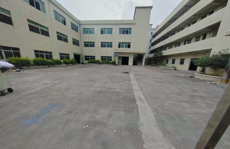 独院形象好标准厂房，正规工业用地厂房，交通方便，周边生活配套