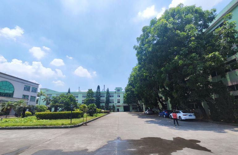 豪华装修低价甩租 东城市区原房东厂房二楼2600平 拎包入住
