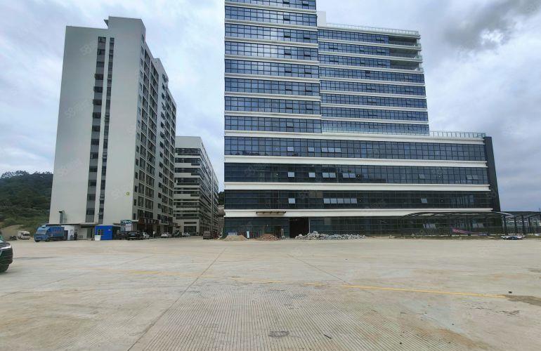 凤岗13元0公摊重工业厂房仓库2000平起出租，一楼高7米
