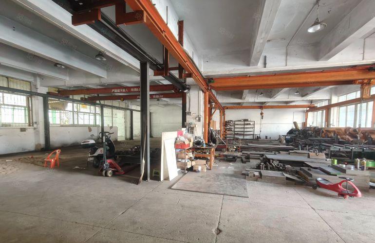 凤岗注塑五金模具数控车床带行车一楼厂房出租900平 可分租