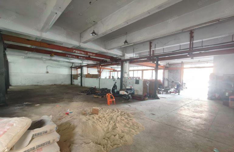 凤岗注塑五金模具数控车床带行车一楼厂房出租900平 可分租
