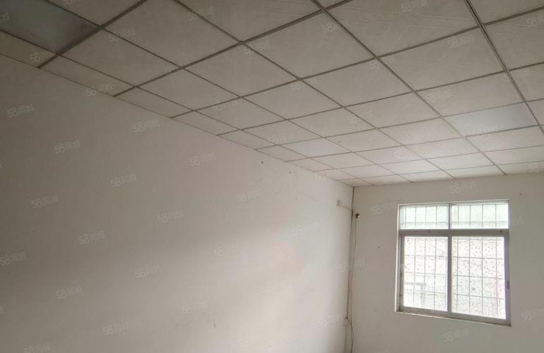 企石原房东分租一楼带装修，拎包入住小加工厂