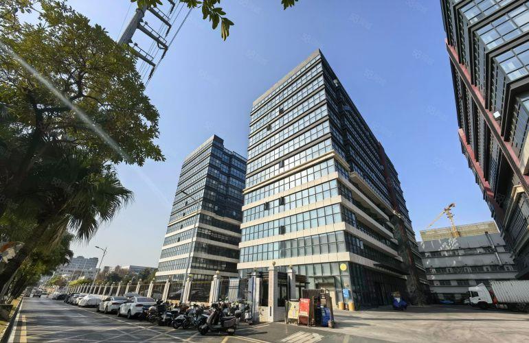 9元2百平起凤岗雁田靠龙岗平湖原房东独院一楼上厂房出租仓库