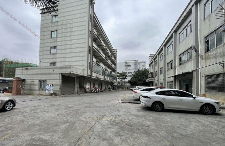 虎门怀德原房东厂房出租10元起，二楼800加1100平特价租
