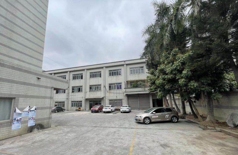 虎门怀德原房东厂房出租10元起，二楼800加1100平特价租
