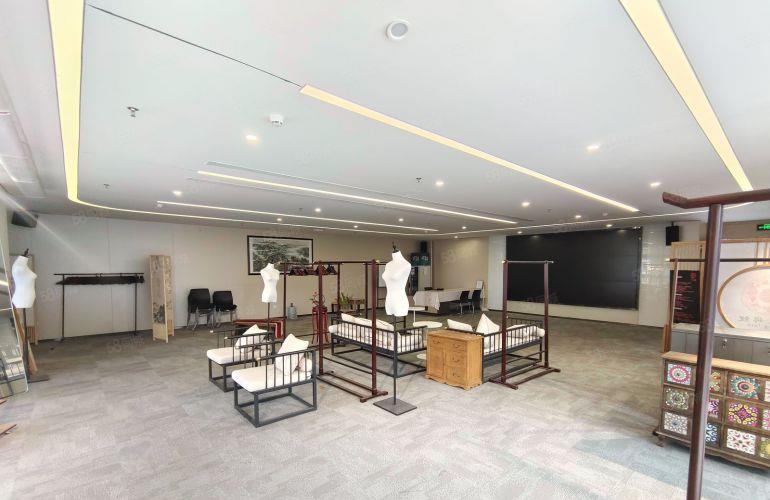 精装房源出租，凤岗天安数码城，精装装通间189平，拎包入驻
